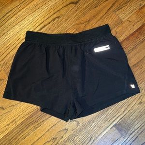 Vuori womens shorts- never worn- small